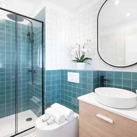 Louvre - Premium For 4 Apartment *